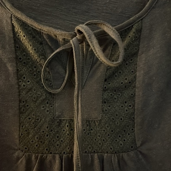 Adiva sleeveless navy top with tie neckline. Size Small - Picture 3 of 7